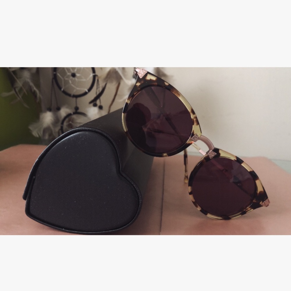 Tortoise round sunglasses